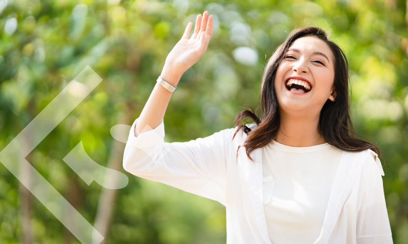 What Is the Best Way To Erase the Signs of Chipped or Discolored Teeth?