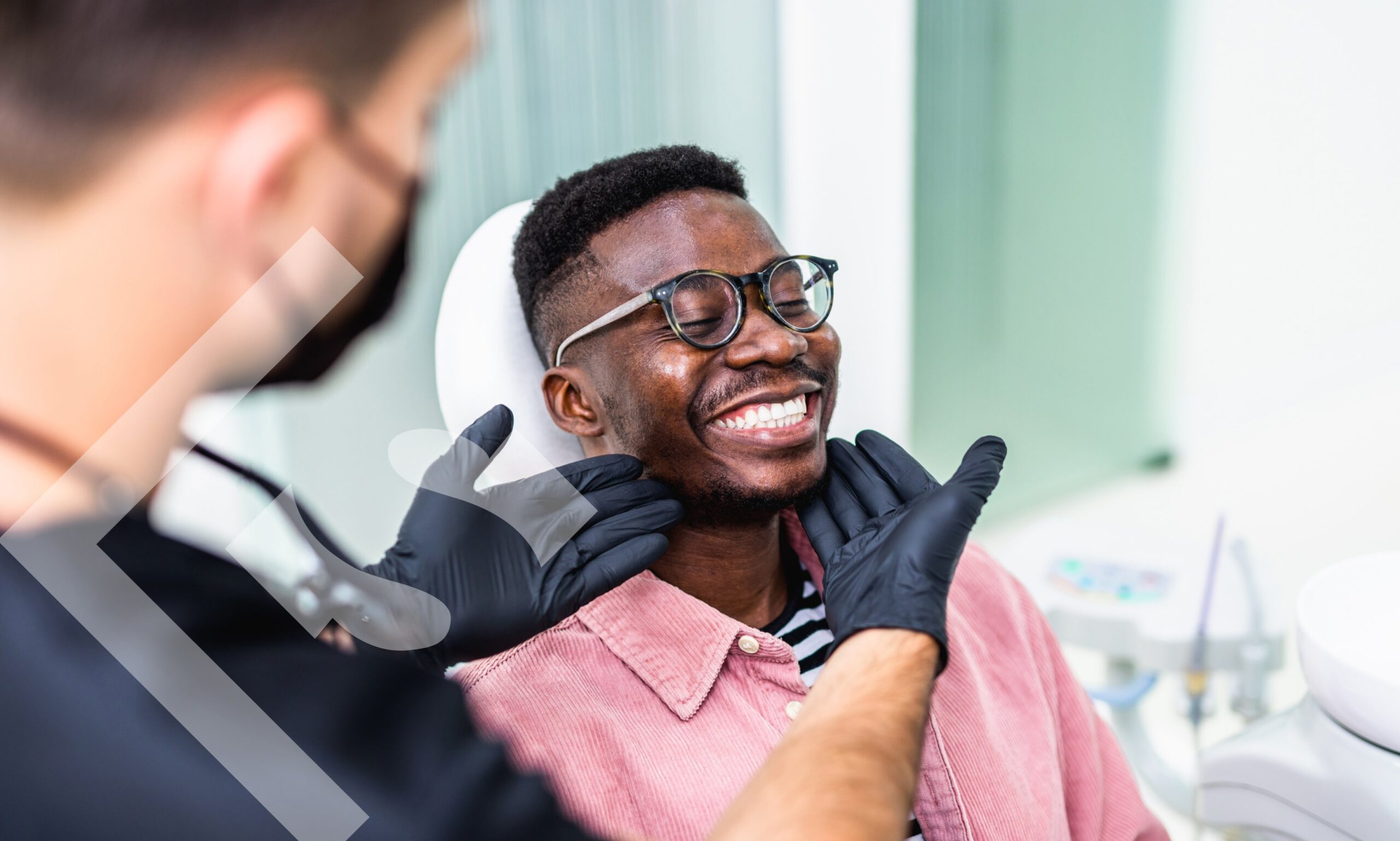 Smile Like You Mean It: How Cosmetic Dentistry Helps You Show Up With Confidence